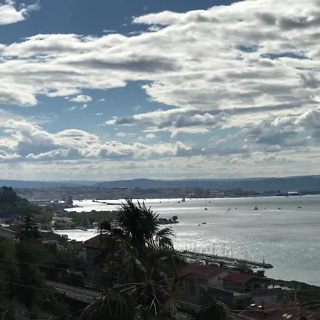 Stylish Seaside With Garden & Gulf Views Apartment Triest