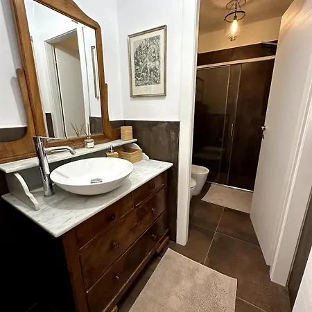 Apartment Stylish Seaside With Garden & Gulf Views