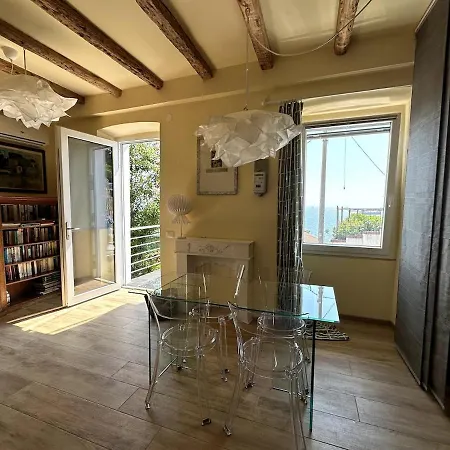 Stylish Seaside With Garden & Gulf Views Apartment