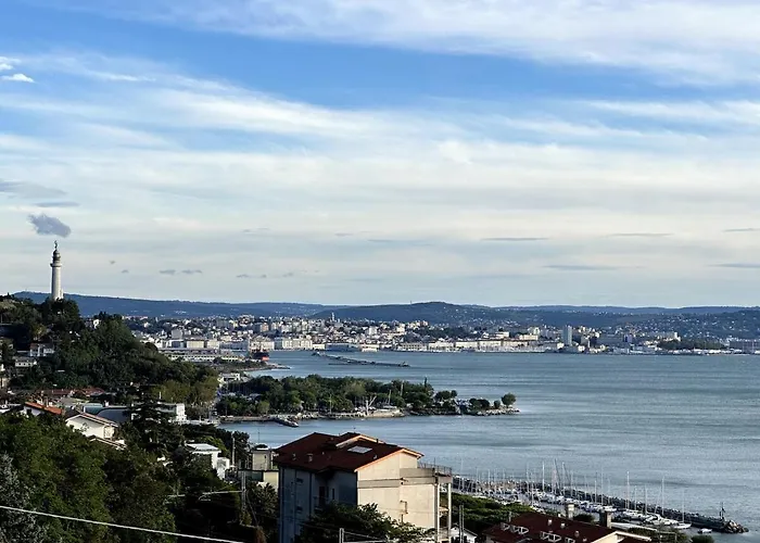 Stylish Seaside With Garden & Gulf Views Trieszt