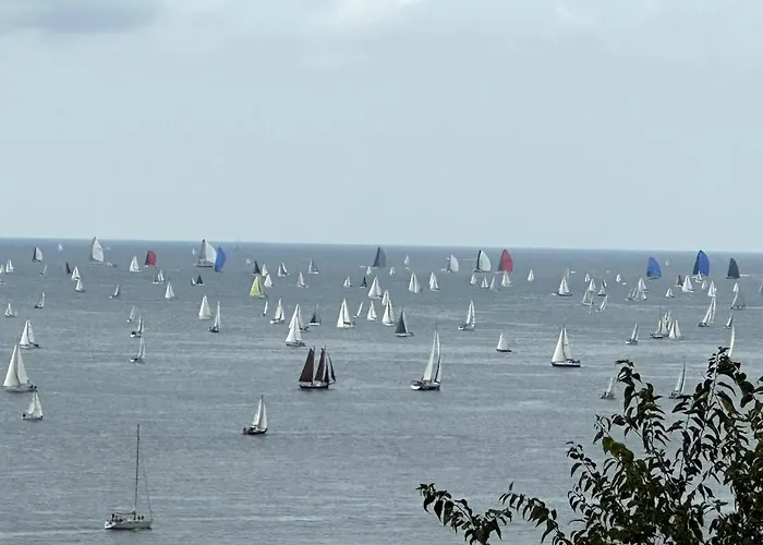 Stylish Seaside With Garden & Gulf Views Apartman Trieszt