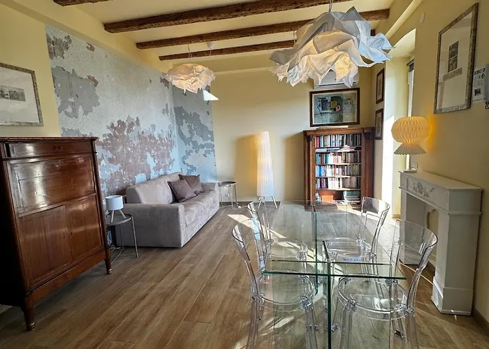 Stylish Seaside With Garden & Gulf Views Apartamento *