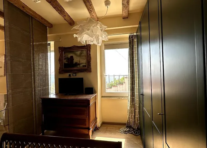 Stylish Seaside With Garden & Gulf Views Apartman